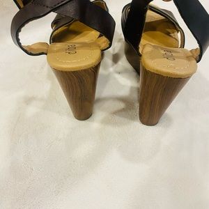 Diba brown, tan & faux wood wedges.